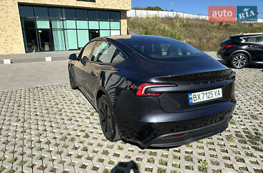 Седан Tesla Model 3 2024 в 