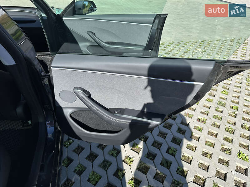 Седан Tesla Model 3 2024 в Хмельницком