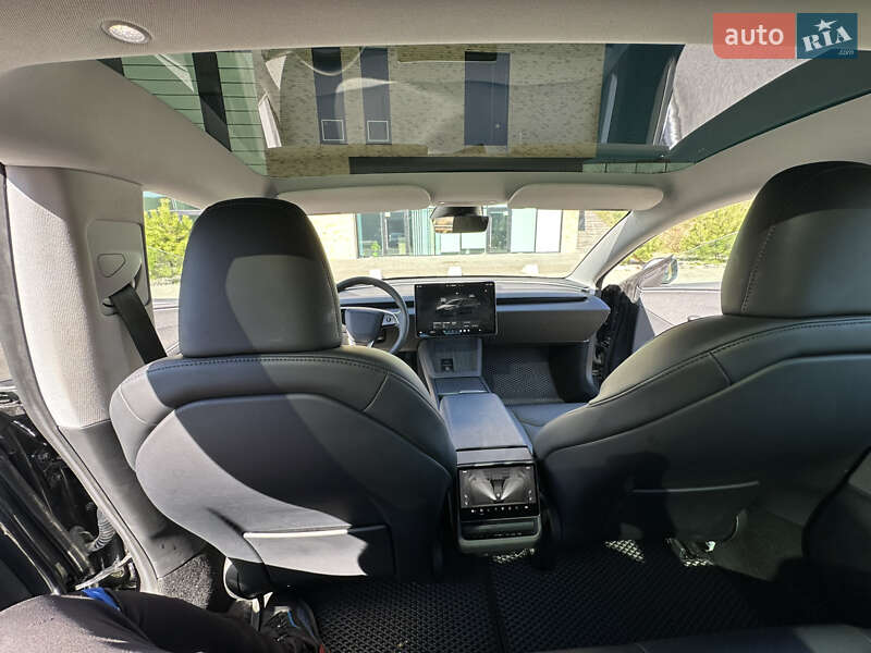 Седан Tesla Model 3 2024 в Хмельницком