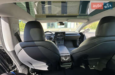 Седан Tesla Model 3 2024 в 