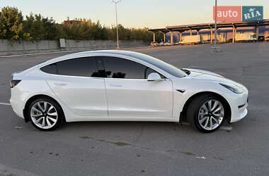Седан Tesla Model 3 2017 в 