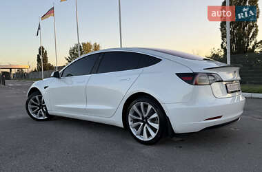 Седан Tesla Model 3 2017 в 