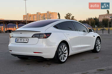 Седан Tesla Model 3 2017 в 