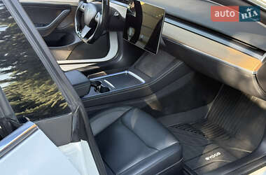 Седан Tesla Model 3 2017 в 