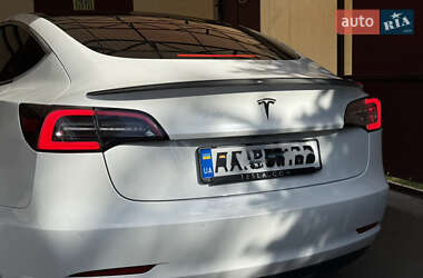 Седан Tesla Model 3 2017 в 