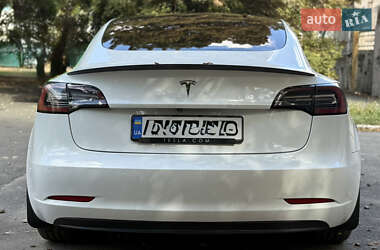 Седан Tesla Model 3 2017 в 