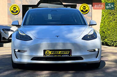 Седан Tesla Model 3 2022 в 