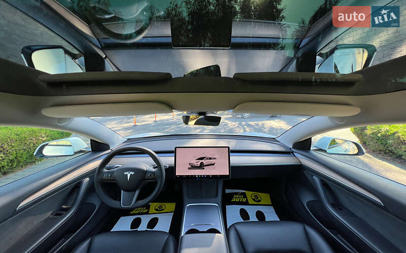 Седан Tesla Model 3 2022 в Львове