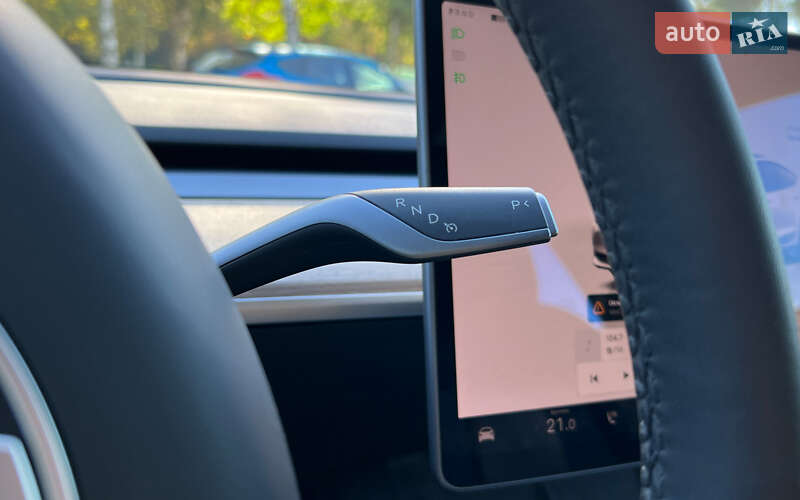 Седан Tesla Model 3 2022 в Львове
