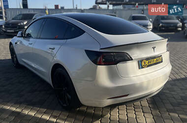 Седан Tesla Model 3 2020 в 