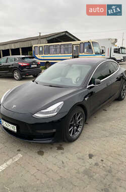 Седан Tesla Model 3 2019 в Львове