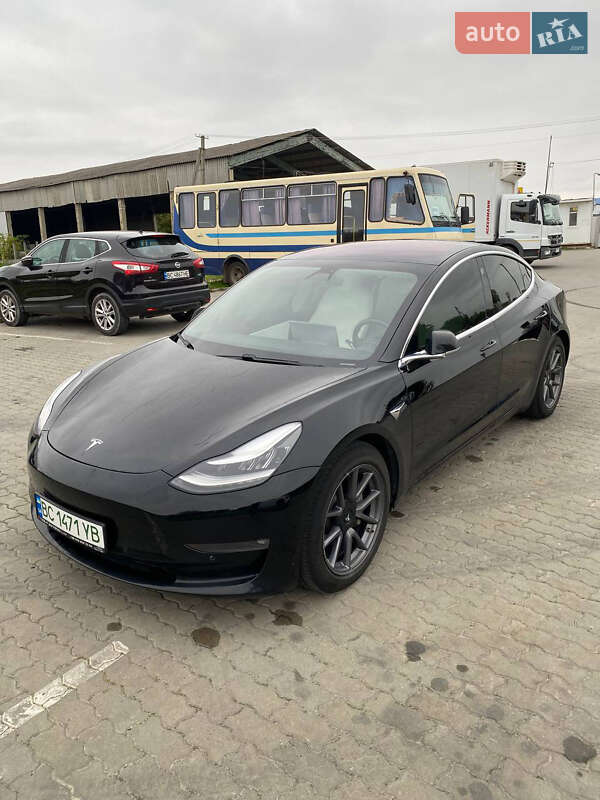 Седан Tesla Model 3 2019 в 