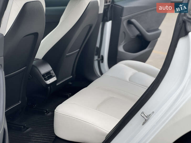 Седан Tesla Model 3 2021 в Львове фото 15 Седан Tesla Model 3 2021 в Львове