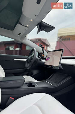 Седан Tesla Model 3 2021 в 