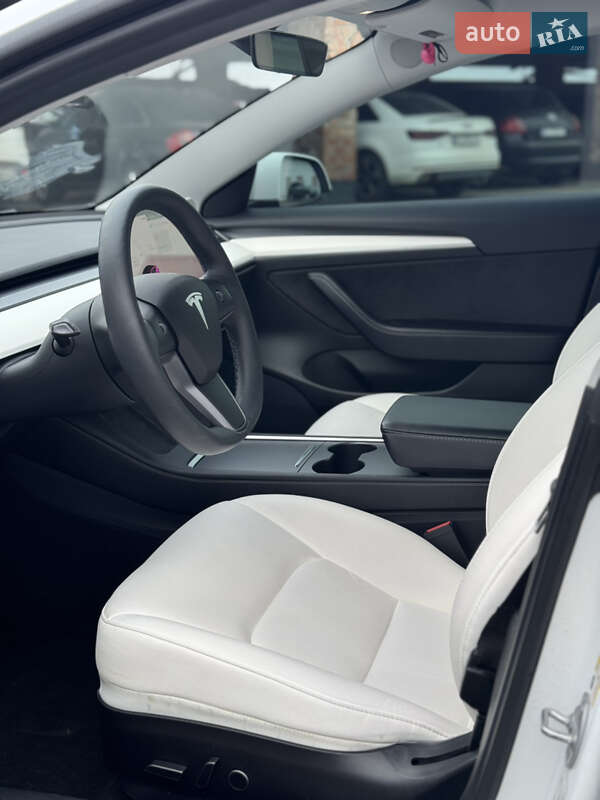 Седан Tesla Model 3 2021 в Львове фото 12 Седан Tesla Model 3 2021 в Львове