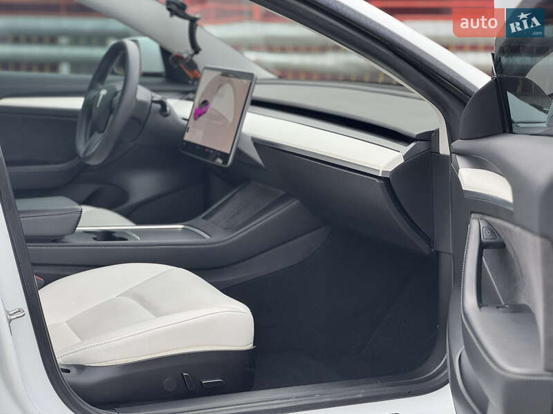 Седан Tesla Model 3 2021 в Львове фото 18 Седан Tesla Model 3 2021 в Львове