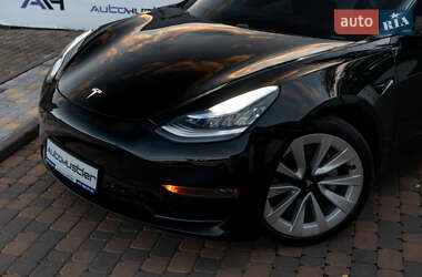 Седан Tesla Model 3 2020 в 