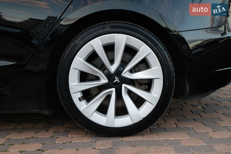 Седан Tesla Model 3 2020 в Киеве