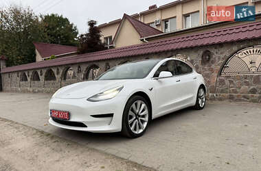 Седан Tesla Model 3 2020 в 