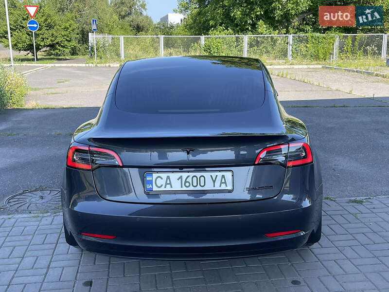 Седан Tesla Model 3 2018 в Золотоноші