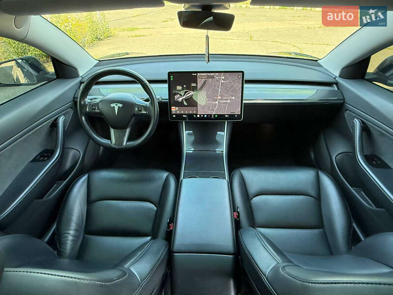 Седан Tesla Model 3 2018 в Золотоноші