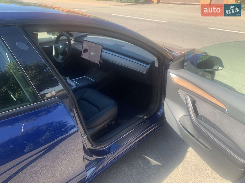 Седан Tesla Model 3 2020 в Киеве
