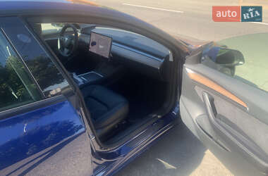 Седан Tesla Model 3 2020 в 
