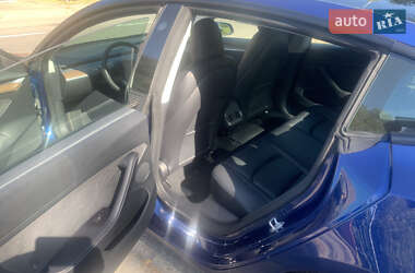 Седан Tesla Model 3 2020 в 