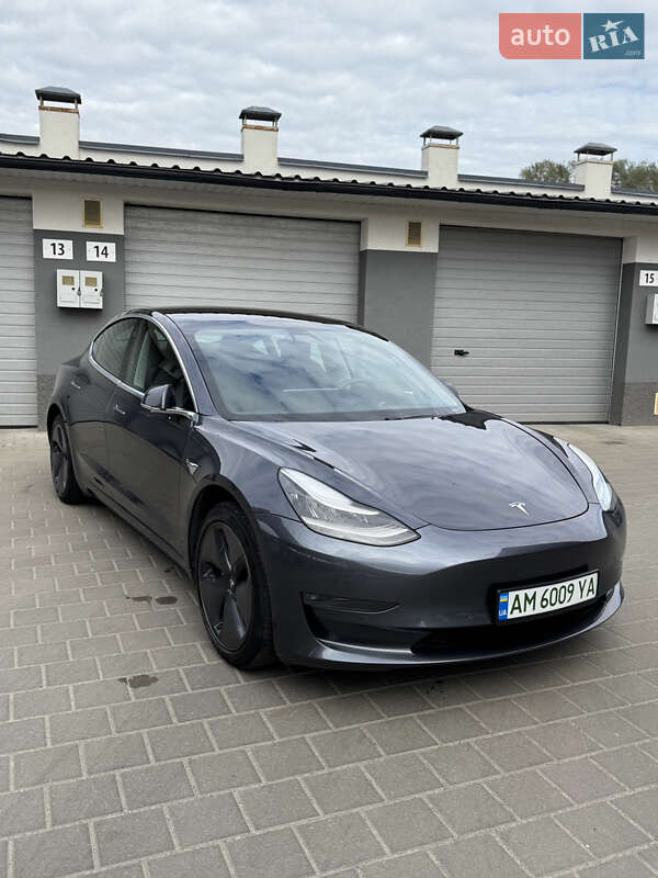 Седан Tesla Model 3 2019 в 