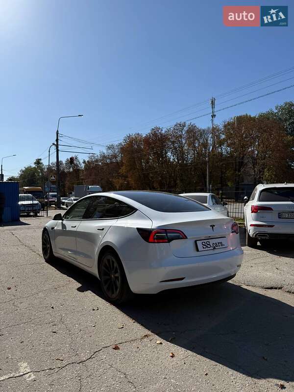 Седан Tesla Model 3 2021 в Полтаві