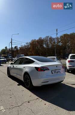 Седан Tesla Model 3 2021 в 