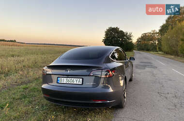 Седан Tesla Model 3 2019 в 