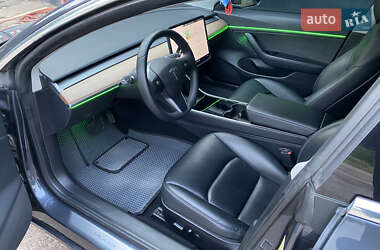 Седан Tesla Model 3 2019 в 