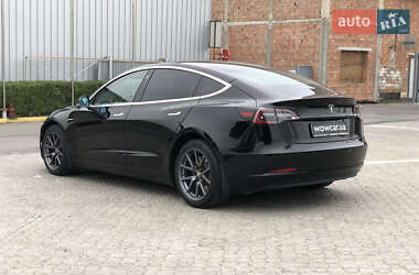 Седан Tesla Model 3 2020 в 