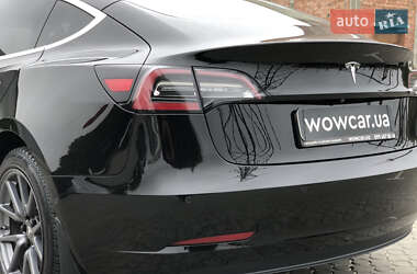 Седан Tesla Model 3 2020 в 
