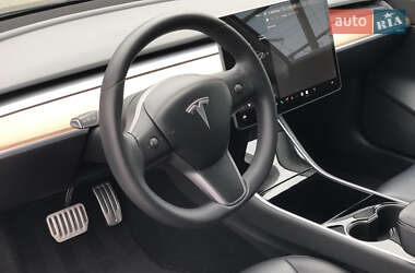 Седан Tesla Model 3 2020 в 