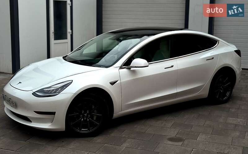 Седан Tesla Model 3 2020 в Белой Церкви