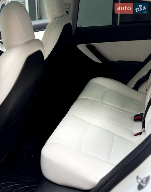 Седан Tesla Model 3 2020 в Белой Церкви