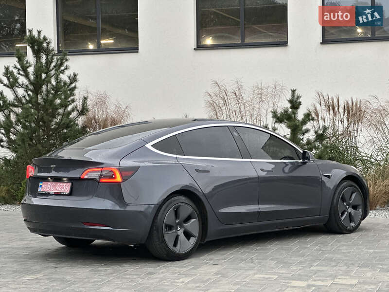 Седан Tesla Model 3 2020 в Луцьку