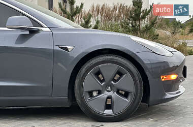 Седан Tesla Model 3 2020 в 