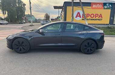 Седан Tesla Model 3 2024 в 