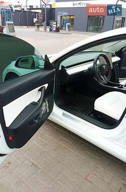 Седан Tesla Model 3 2019 в 