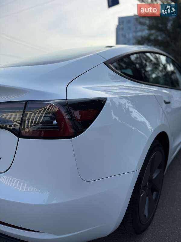 Седан Tesla Model 3 2023 в Черкасах