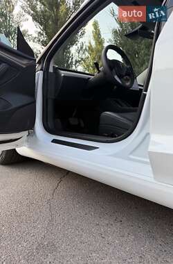 Седан Tesla Model 3 2023 в 