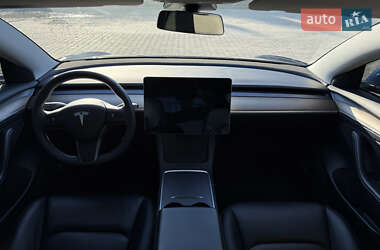 Седан Tesla Model 3 2022 в 