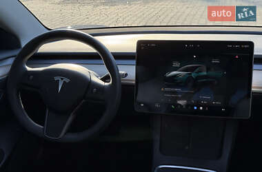 Седан Tesla Model 3 2022 в 