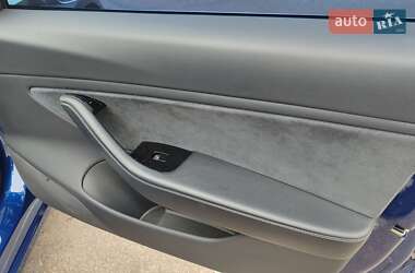 Седан Tesla Model 3 2018 в Киеве