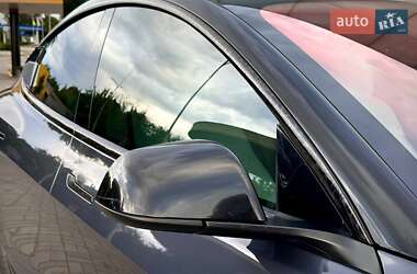 Седан Tesla Model 3 2023 в 