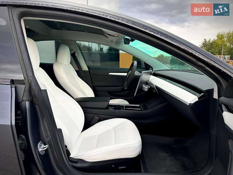 Седан Tesla Model 3 2023 в Запоріжжі