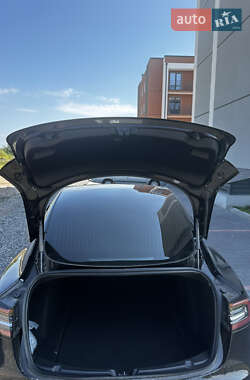Седан Tesla Model 3 2019 в 